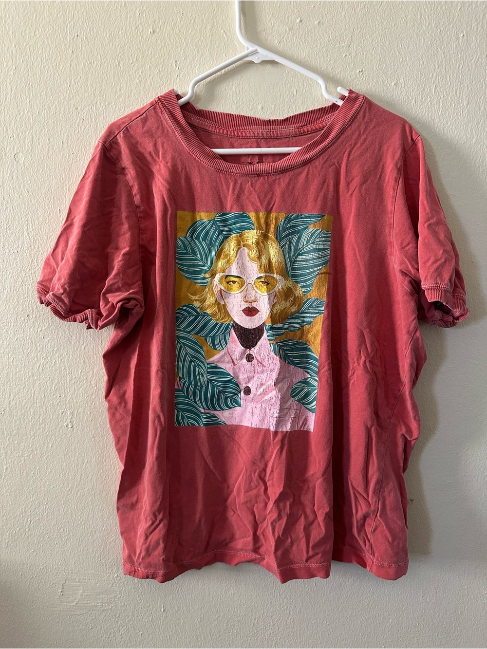 Women's Coral Graphic Short Sleeve Tee with Illustrated Portrait